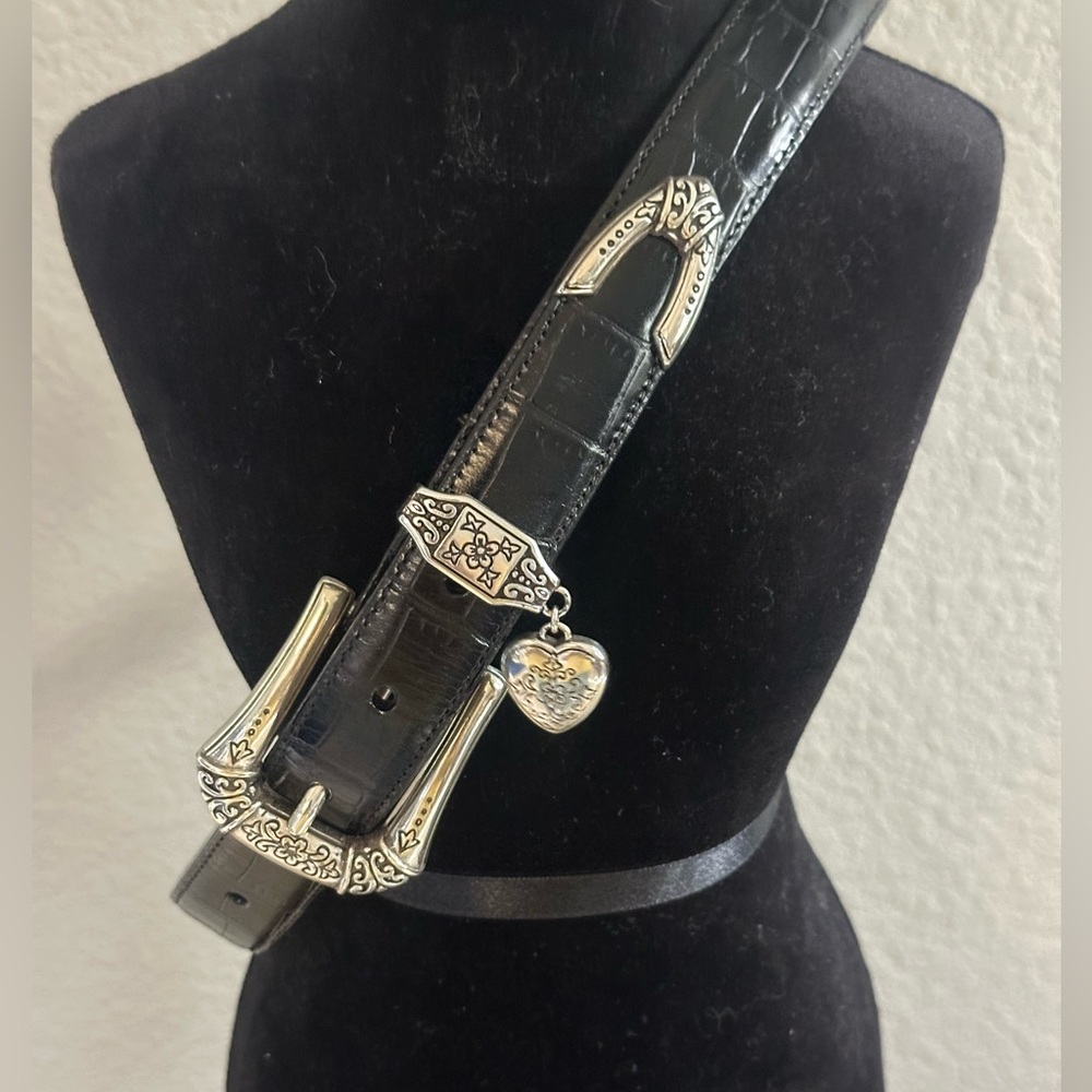 Women’s Brighton Leather Belt Black Croc Size ML 32” Heart Charm NWOT